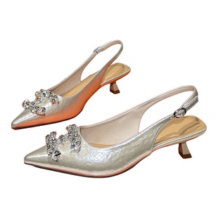 丹行道金色水钻尖头后空包头凉鞋女2026新款高级感细跟软底高跟鞋