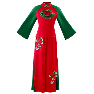 秧歌舞演出服装2024新款现代广场舞蹈扇子舞打鼓服中老年女妈妈团