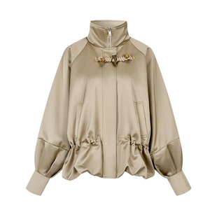 创世纪元【蓓蕾绪光】2025新款盘扣立领花苞袖缎面短款风衣外套女