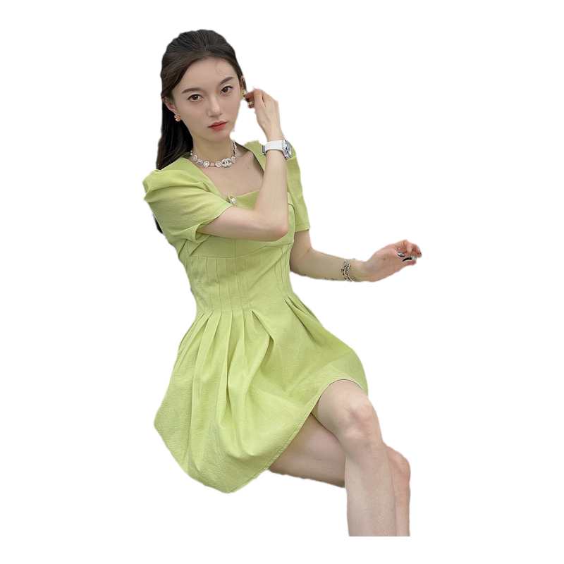 小清新甜美泡泡袖连衣裙