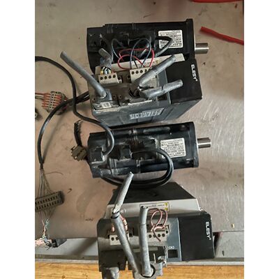 询价伊莱斯驱动器ESDA-008AP，，成色如图。二套便
