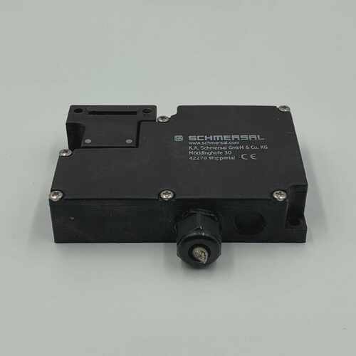 Schmersal Azm 161CC-12/03RKA-024 Safety Interlock Solenoid S