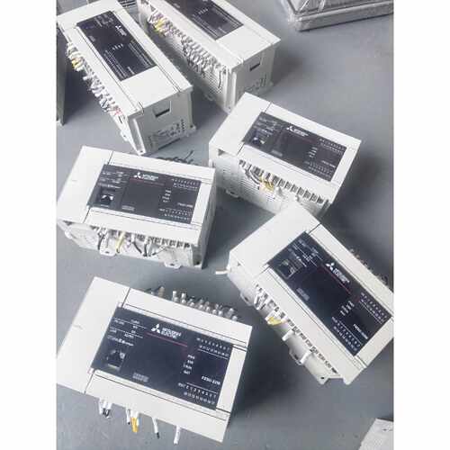 PLC FX5U-32MT/ES