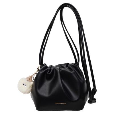 今年流行的包包女式2026新款潮时尚百搭单肩包小众设计斜挎水桶包