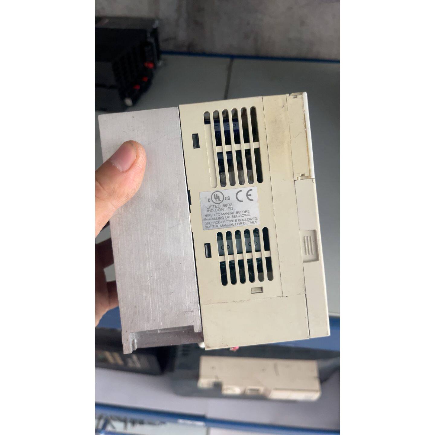 议价两台三菱变频器，型号FR-E520-0.4K，E500系列