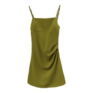 粉色弹力吊带连衣裙女2026春夏新款收腰气质高级名媛长短款小黑裙