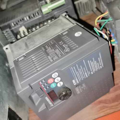 在线议价三菱变频器FR-E740-3.7K-CHT 包功能正常 仓库