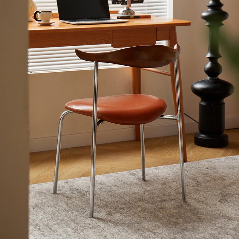 北欧餐椅实木牛角椅家用铁现代艺会议椅包子休闲软洽谈简约靠背椅