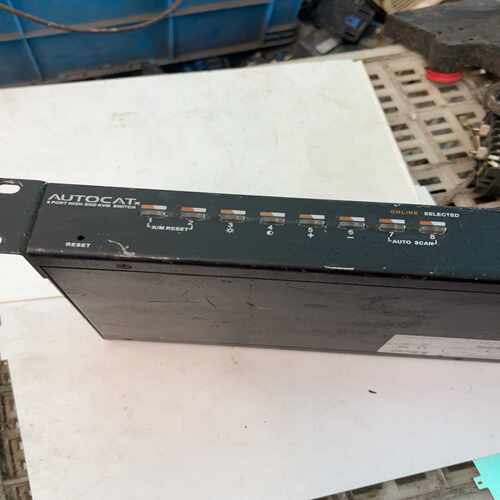 询Ki?n?A?n机架式KVM切换器！型号KC2108。电源1（易