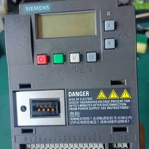议价4493#，1.5KW380V，V20变频器，型号6S维修