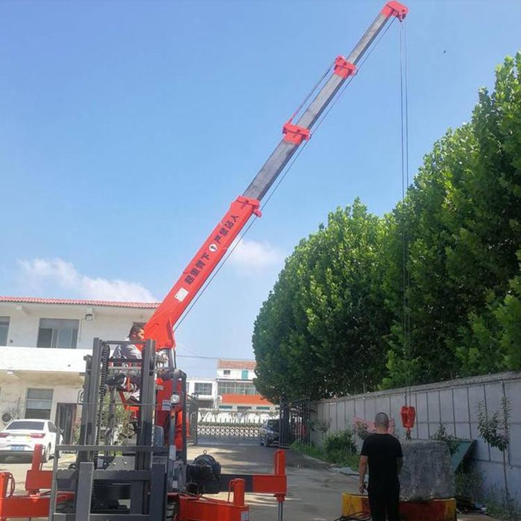 叉车折叠飞臂吊 可移动摇臂多功能升降电动叉车3吨小型叉车飞臂吊