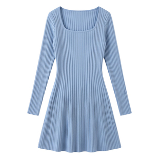 春装女款2026年新款针织连衣裙女秋方领独特漂亮收腰麻花a字短裙