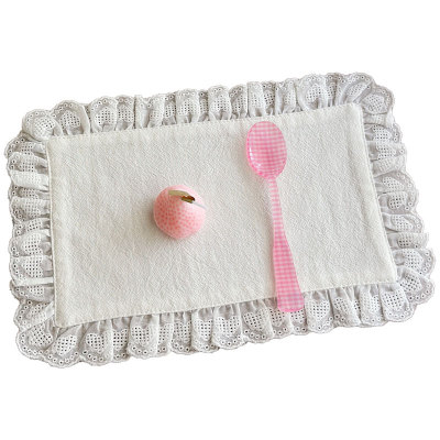 ins奶白爱心花边小餐垫