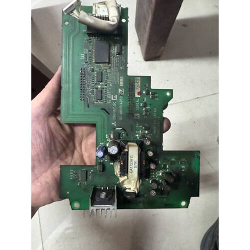 议价三菱变频器主板E54MA7.5C，拆机件，功能正常，上面有油