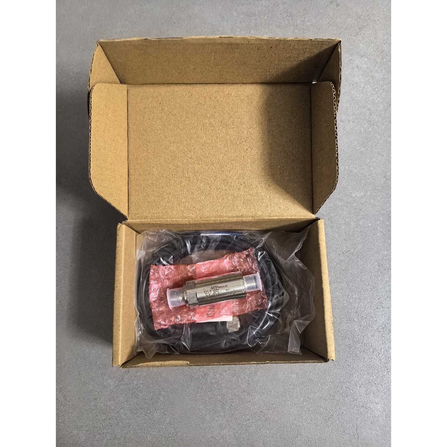 【请询价】瑞士产压力传感器0400ar全新品件现货1个