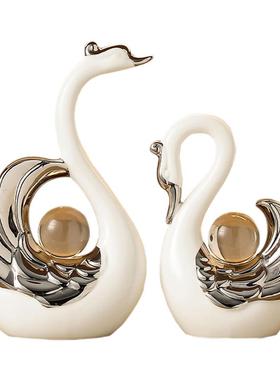 轻奢水晶球情侣天鹅装饰摆件