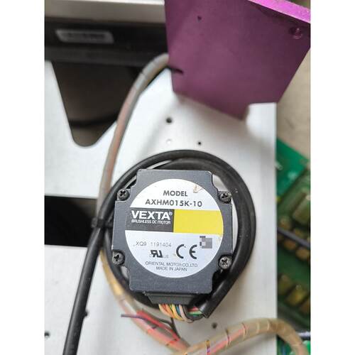 议价AXHM015K-10   东方VEXTA电机，成色如图，功