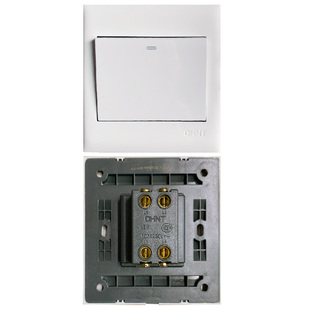 正泰一开多控中途开关4接线口简易接线三控一灯一套3只三控开关暗