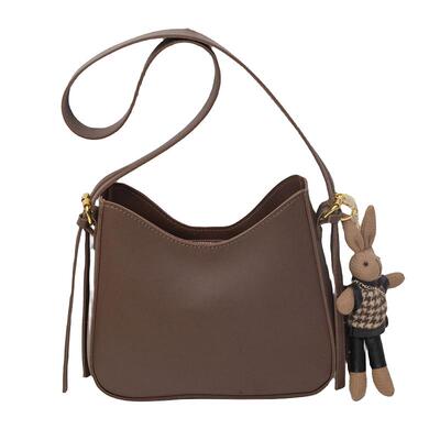 今年流行大容量马鞍包包女2025新款质感百搭斜挎包爆款单肩水桶包