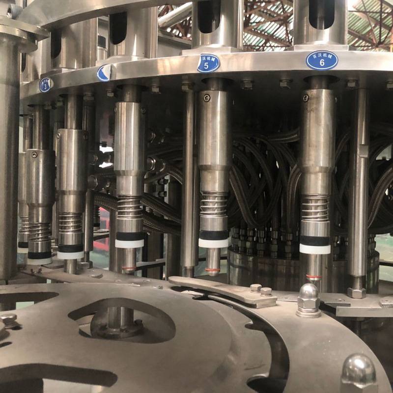 供应饮料灌装机 全自动洗灌封三合一果汁灌装设备 液体饮料灌装机