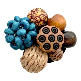 新款手工缝制纽扣胸针复古木质精致散珠圆形莲蓬外套衣服装饰别针