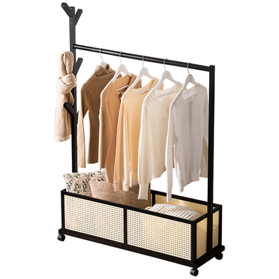 木马人挂衣架落地式卧室