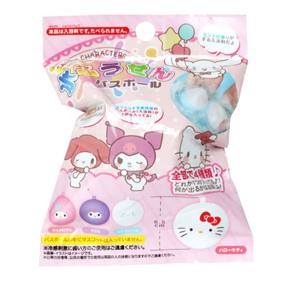 日本三丽鸥儿童卡通玩具浴盐球