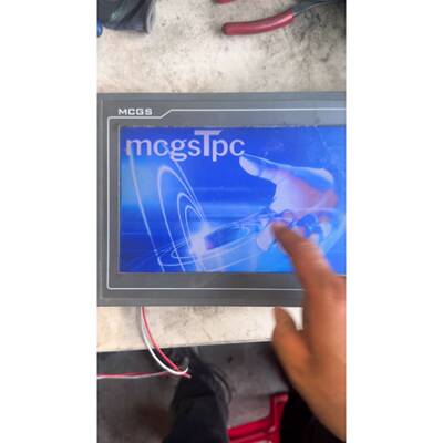 在线议价MCGS触摸屏，原装拆机，型号见图，功带系统界面。屏幕有