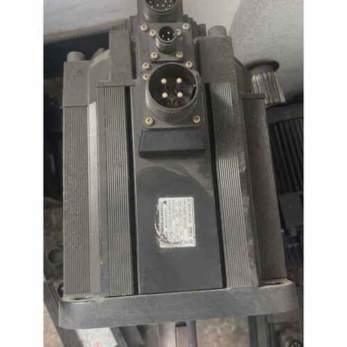 询价安川伺服电机SGMGH-44D2A6B，品，外观成色如图