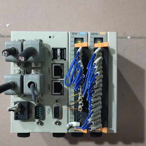 溢价-SYNTEC新代F31-FC-A控制器一套，带F31-FC-