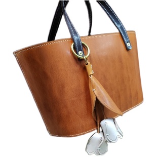 原创古士达 郁金香挂件皮质头层牛皮原创真皮胸针女精致包包挂饰