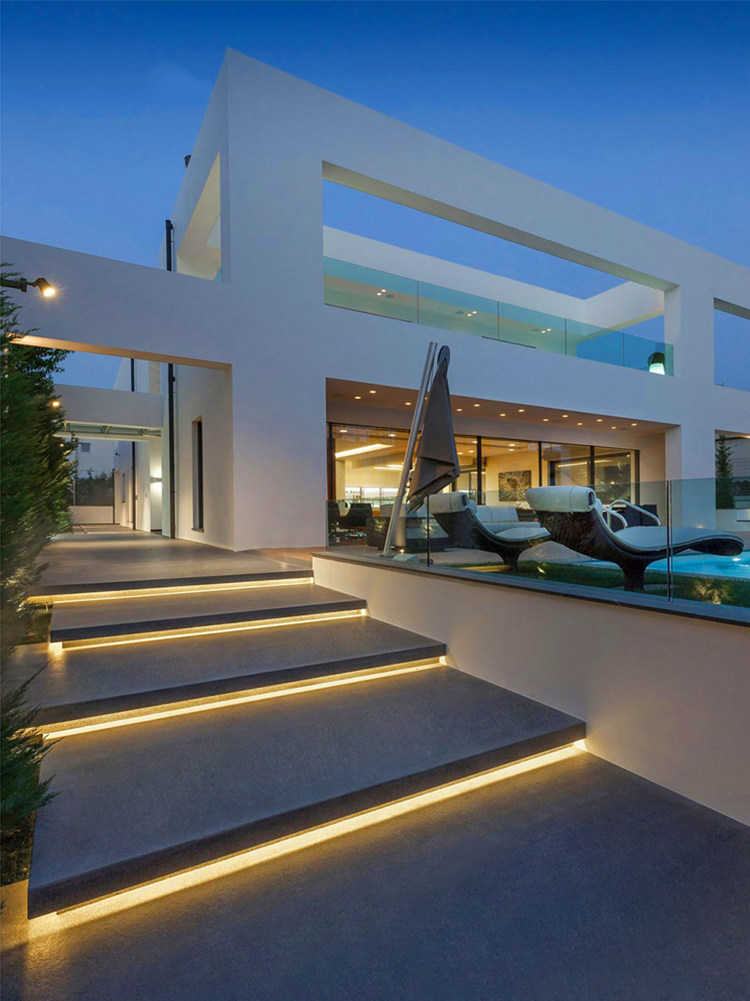 发光楼梯台阶灯踏步led家用自动无线户外壁灯过道智能led感应灯带