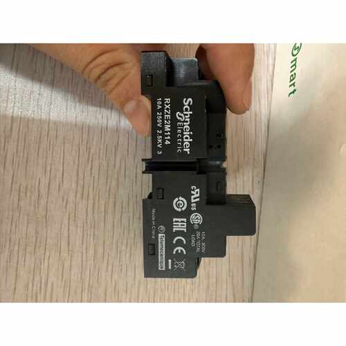 下单前咨询RXZE2M114 施耐德继电器底座