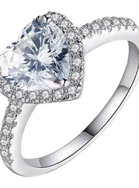 D色莫桑石白钻爱心戒指