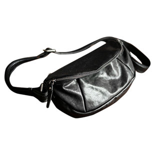 2025新款男士单肩斜挎包骑行胸包植鞣牛皮真皮男包通勤休闲背包潮