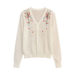 2026春季新款花朵刺绣V领针织衫女薄款开衫宽松百搭复古长袖上衣