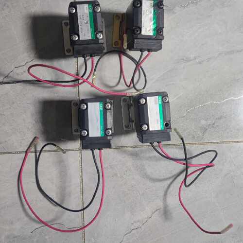 溢价-CKD电磁阀FGB51-10-5-12CSB有2个，FGB5