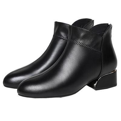 真皮新款小短靴女春秋单靴