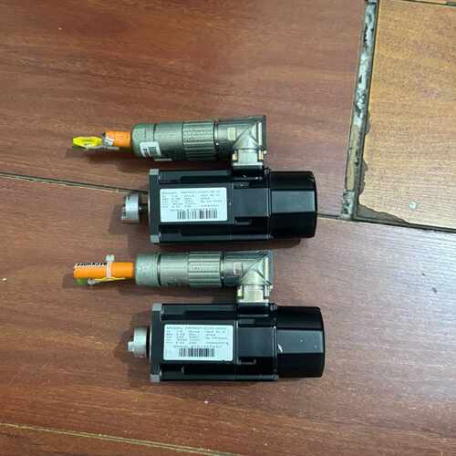 溢价-AM3021-0C01-0000  0.32kw 倍福电机