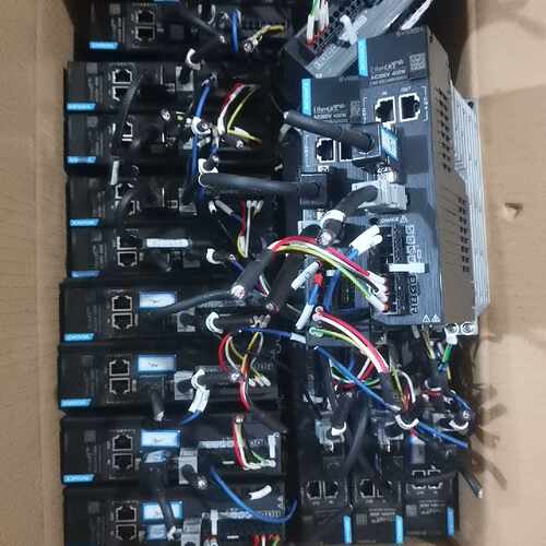 溢价-汇川驱动SV635NS2R8I  400W