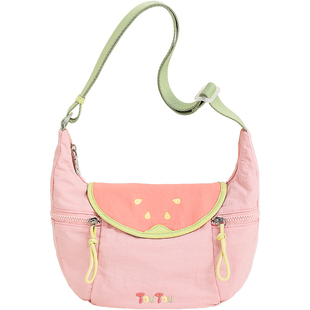 TOUTOU新款芭乐胸包户外轻便大容量斜挎包休闲简约通勤骑行挎包女