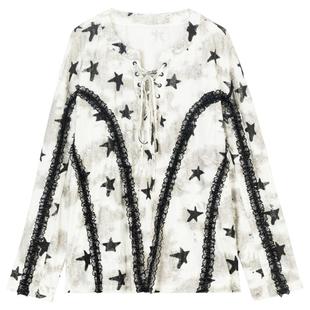 KEIKO 蕾丝花边饰磨料做旧长袖上衣女26春季星形图案宽松绑带t恤