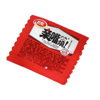 卫龙辣条亲嘴烧解馋小零食小吃