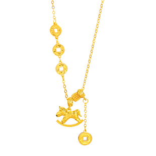 本命年沙金碎碎冰钱币小马项链女2026马年轻奢小众高级感毛衣配饰