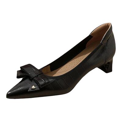 星期六法式尖头粗跟浅口单鞋