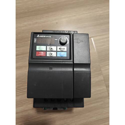 台达变频器VFD015EL21A，版本01.18