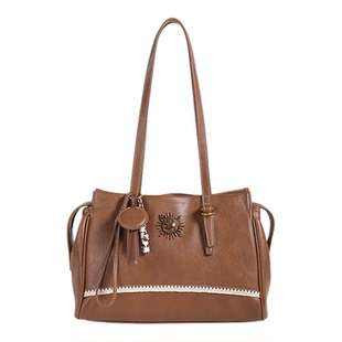 达芙妮Daphne2025新款时尚百搭腋下斜挎包10553