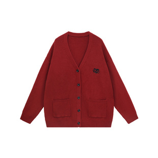 PCMY学院风跨年穿搭酒红色开衫V领毛衣2026过年冬季慵懒风针织衫