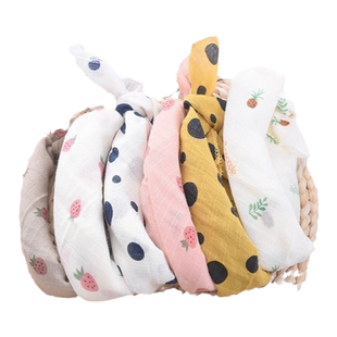 婴儿防风丝巾新款宝宝女春秋季男童方巾卡通可爱纱巾棉麻儿童围巾