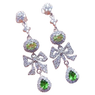 S925银天然橄榄石耳钉女 双色透辉石镶嵌 3乘4mm 百搭气质耳饰